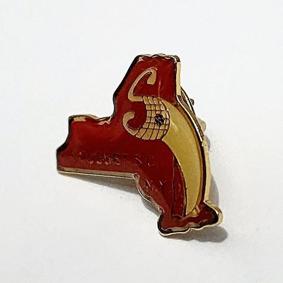 Vintage Syosset NY Soccer Club Enamel Pin Red Gold Limited Pin Football Club - Picture 2 of 6